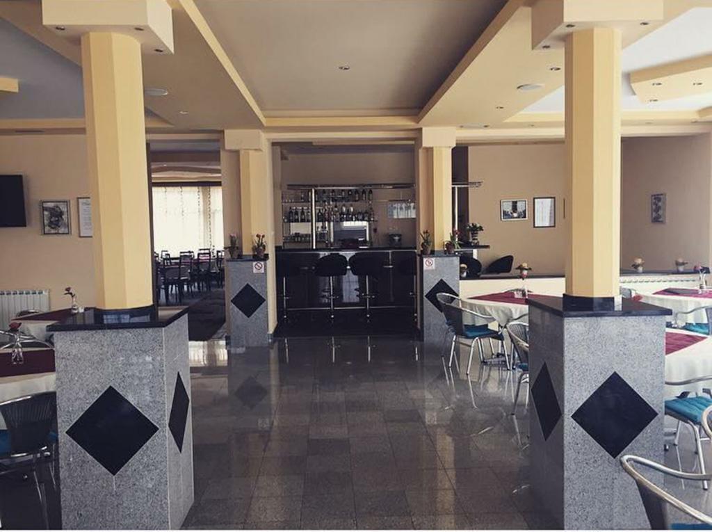 Hotel Gostionica Lazić Zvornik Esterno foto