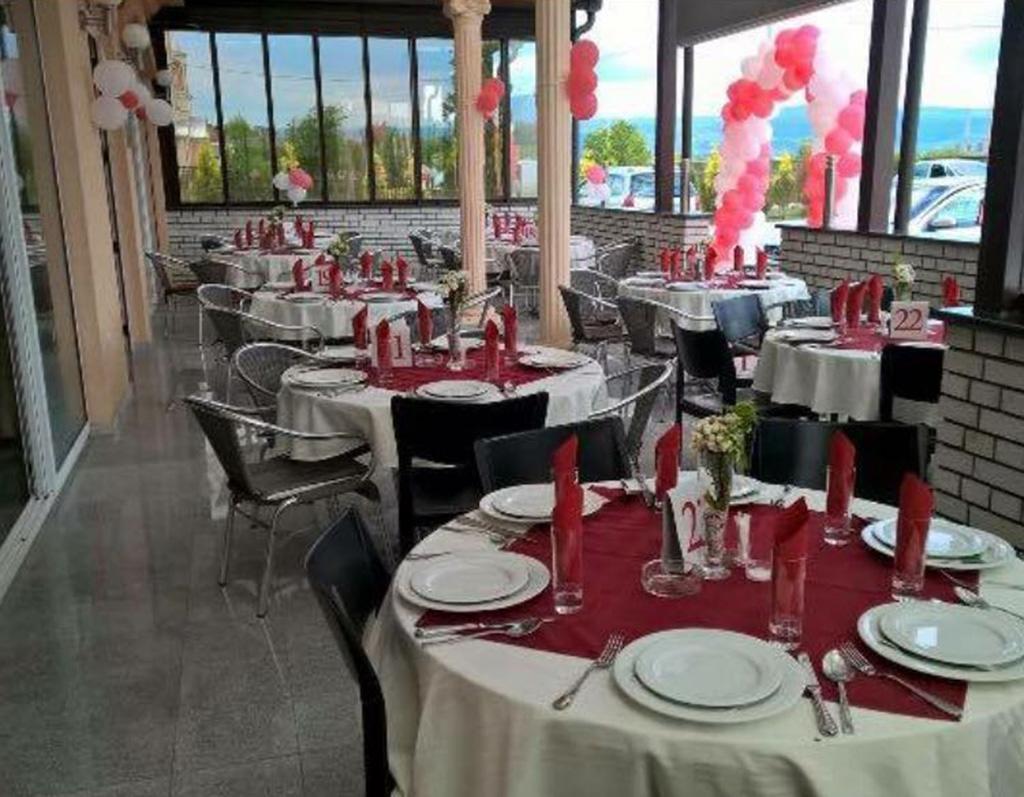 Hotel Gostionica Lazić Zvornik Esterno foto