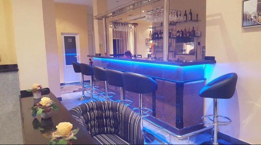 Hotel Gostionica Lazić Zvornik Esterno foto