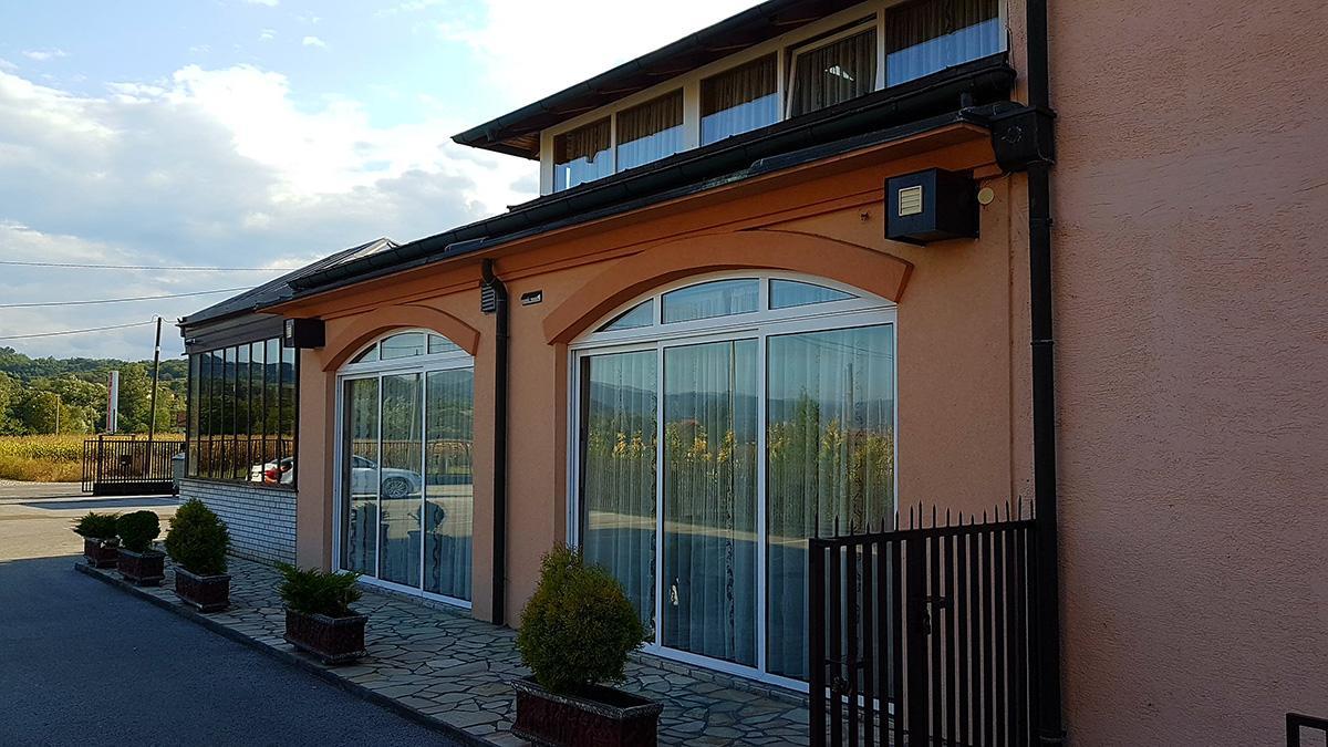 Hotel Gostionica Lazić Zvornik Esterno foto